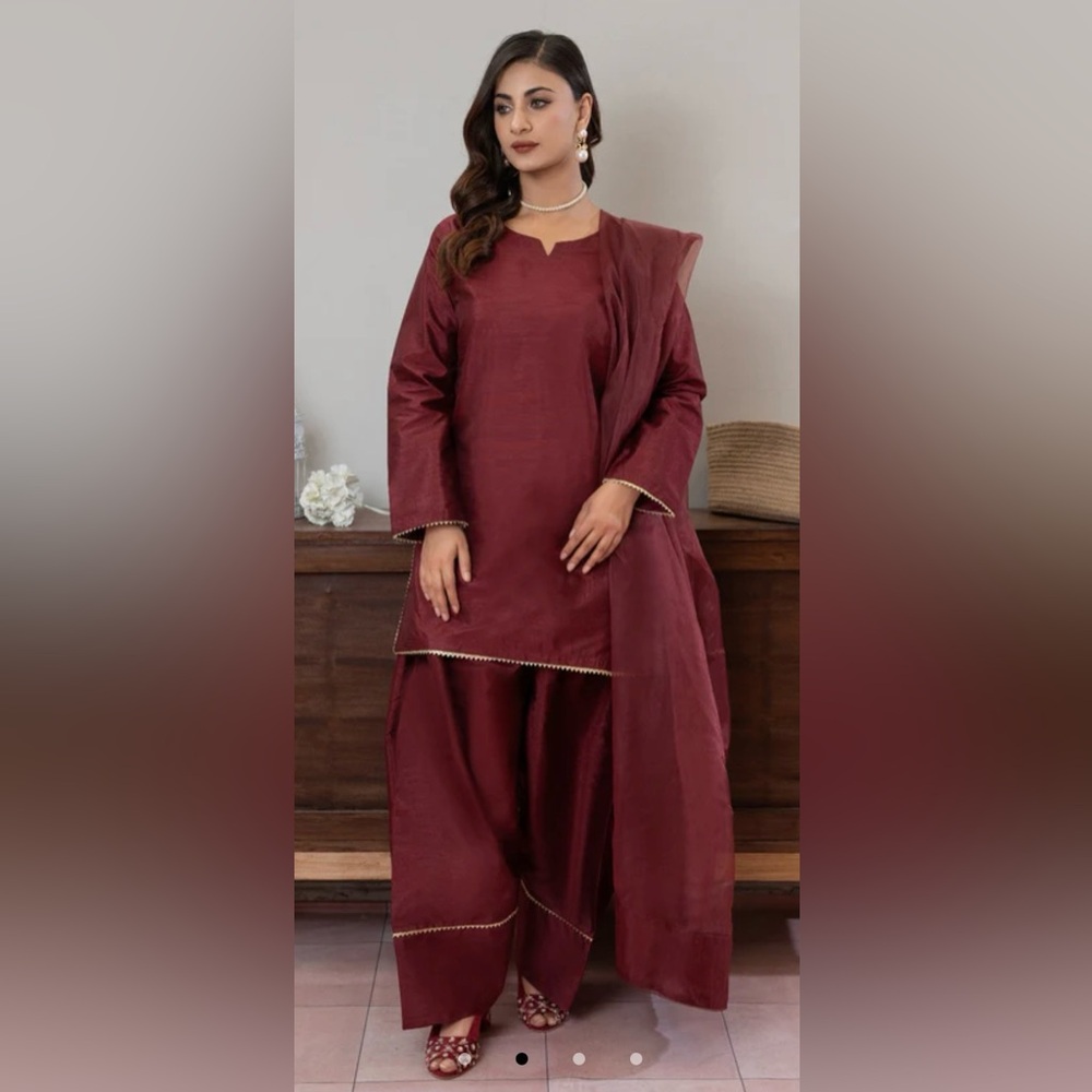 Pakistani 3 piece Farshi Shalwar suit